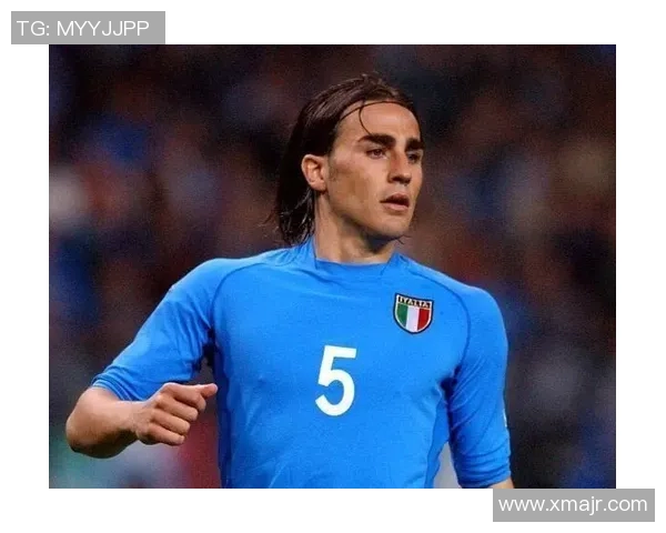 哪位足球明星在场上专注表现与场外魅力兼具令人心动的魅力之选 哪位足球明星在场上专注表现与场外魅力兼具令人心动的魅力之选