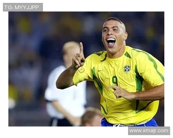 香港足球明星队的魅力与口碑分析探讨球迷心中的英雄形象 香港足球明星队的魅力与口碑分析探讨球迷心中的英雄形象