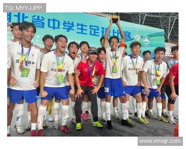 追逐梦想的足球明星男生们如何在绿茵场上书写青春传奇